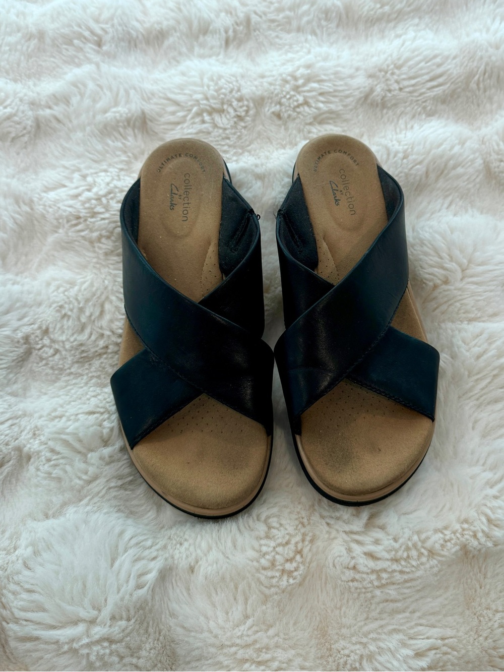 Insanely Comfortable Clarks Black Leather Crisscross Clog Sandals Size S